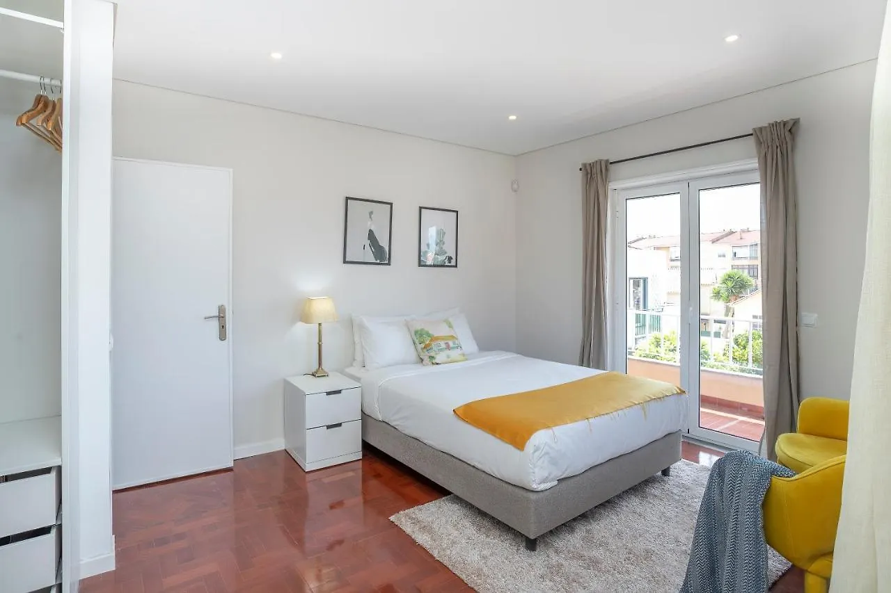 Homestay Cascais Alvide Guesthouse
